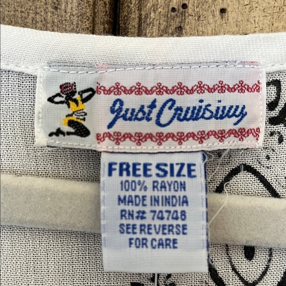 Just Cruising cover up dress free size - Picture 2 of 7